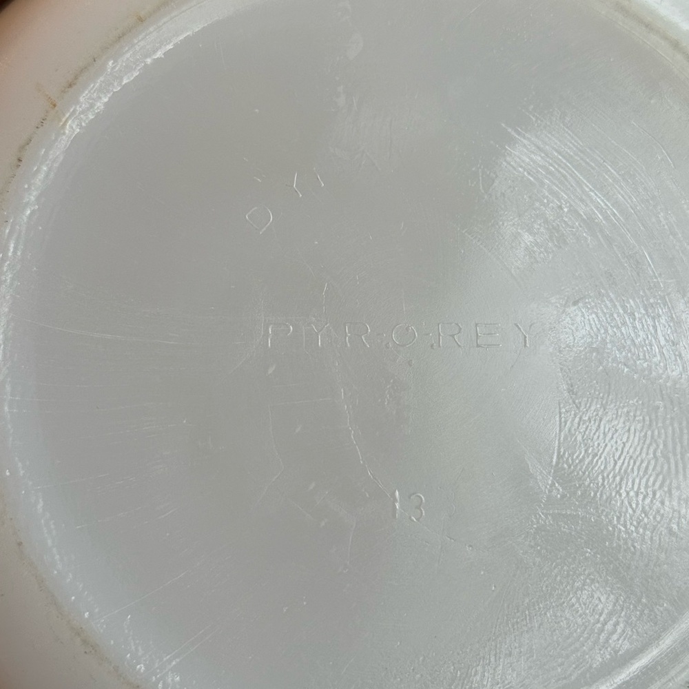 Corningware dish - Picture 2 of 2